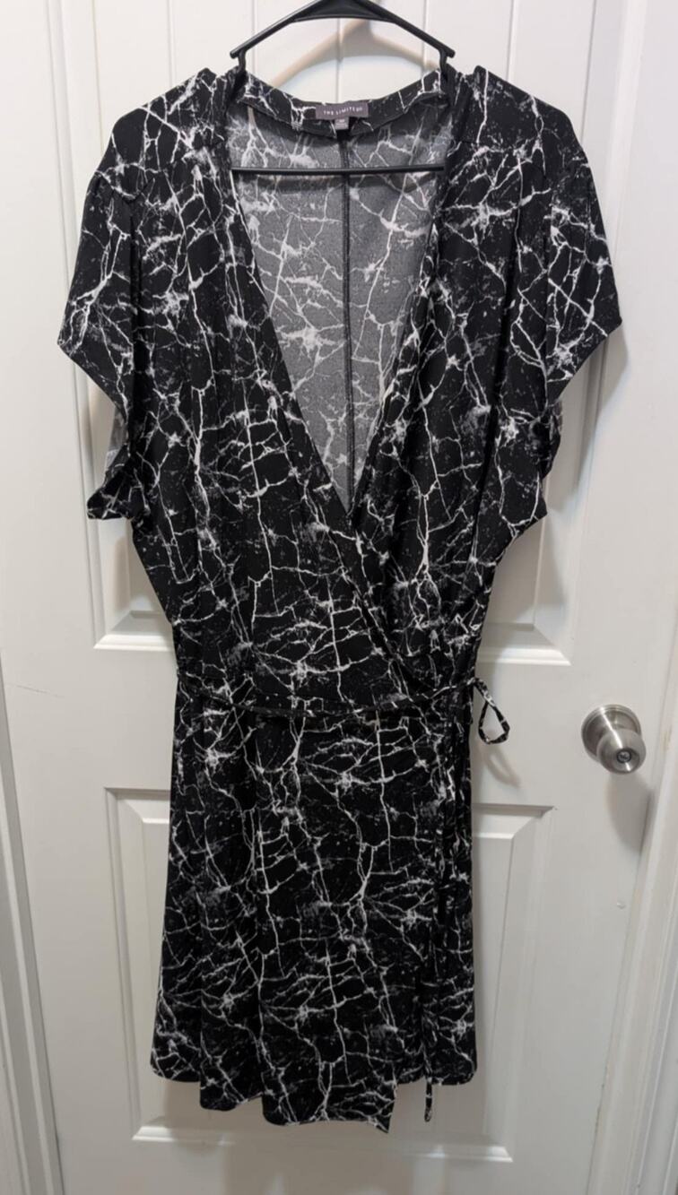 The Limited Wrap Dress Casual Plus Size 3X Black White Crackle Paint Stretch